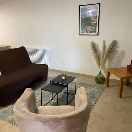 La Hallette Au Coeur Du Vignoble Champenois, Classe 2 Etoiles * Chouilly