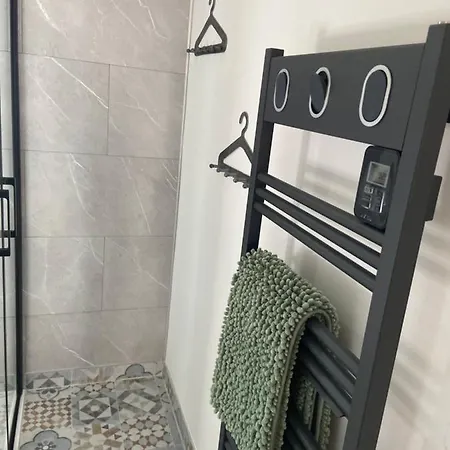 La Hallette Au Coeur Du Vignoble Champenois, Classe 2 Etoiles Chouilly