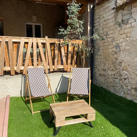 La Hallette Au Coeur Du Vignoble Champenois, Classe 2 Etoiles * Chouilly